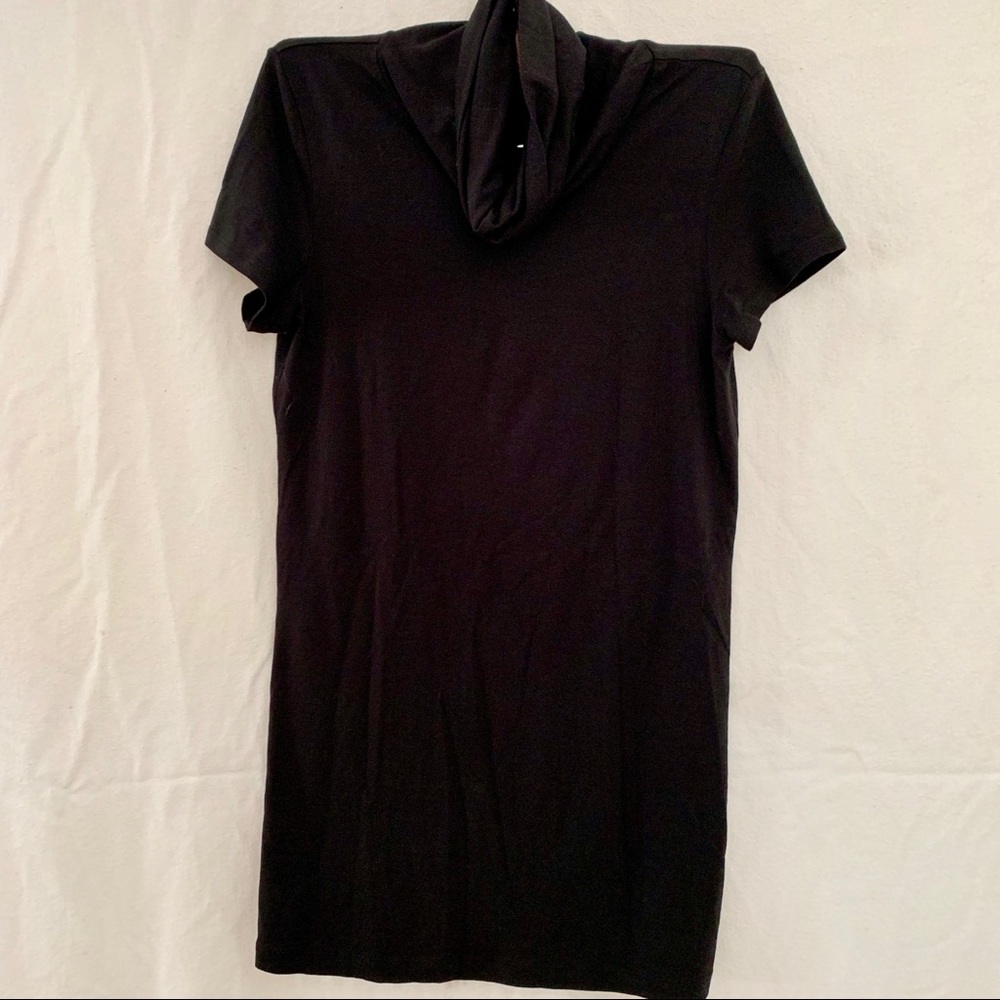 Theory Black Short Sleeve Turtle Neck Size M